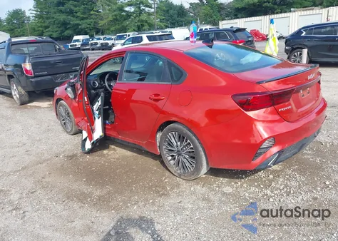 2024 Kia Forte Gt-Line z USA, uszkodzony, nr VIN 3KPF54AD3RE735080